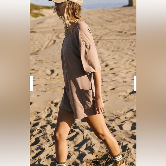 Free People FP Movement Hot Shot Tea Romper in Mocha Latte Size XL NWT - Picture 3 of 4